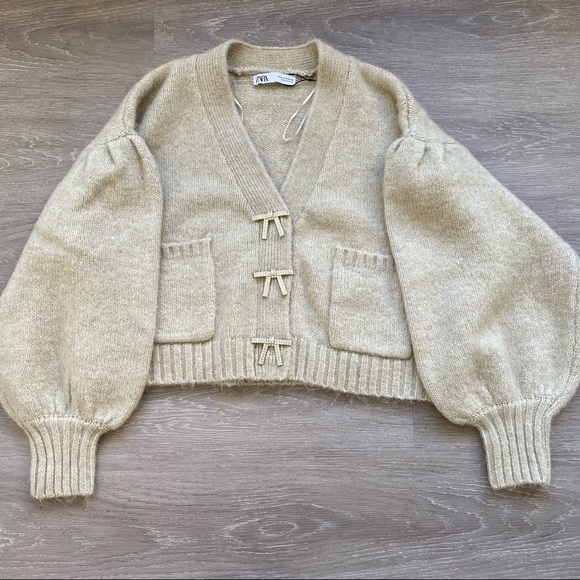 Matching Set - Knit Cardigan Top with Jewel Button - Picture 6 of 15